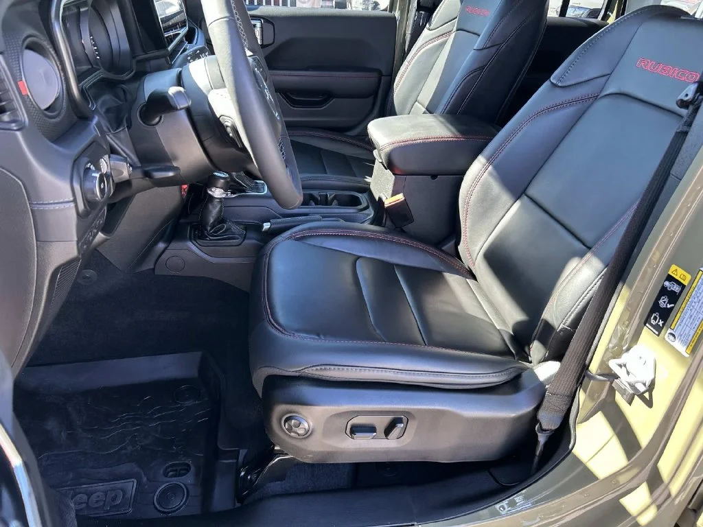 Used 2025 Green Jeep Rubicon image 41