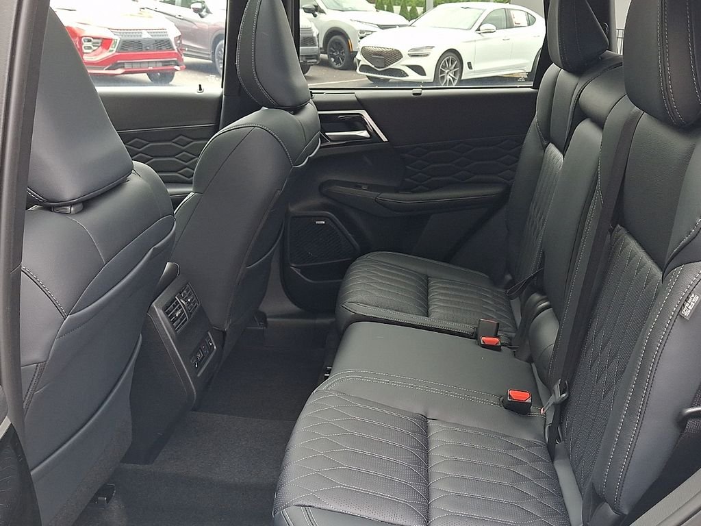 2026 Mitsubishi Outlander SEL - Photo 8