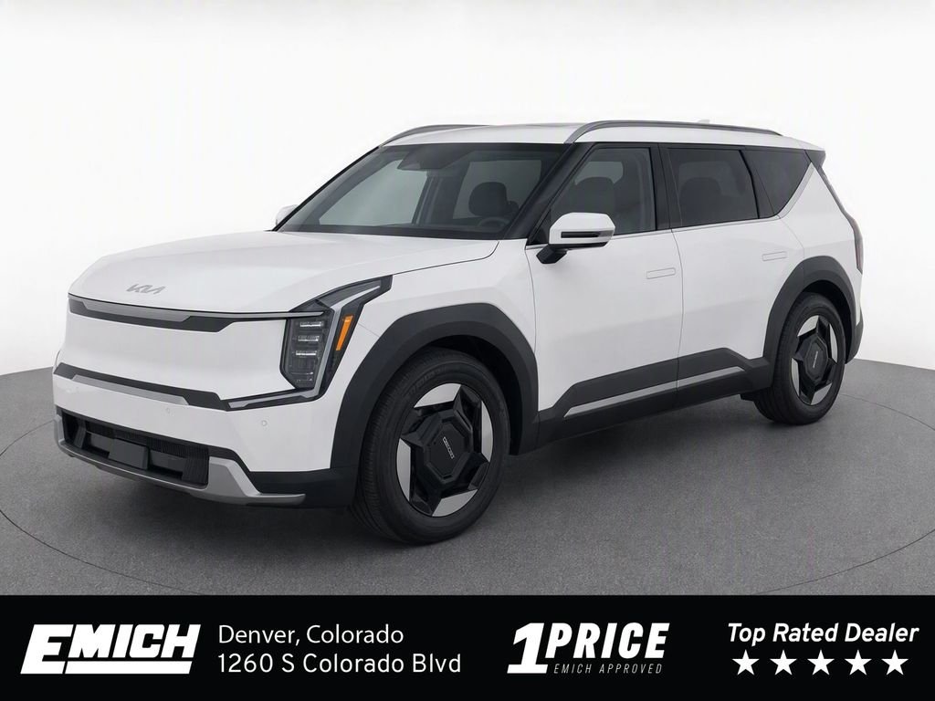 Used 2024 White Kia Wind image 1