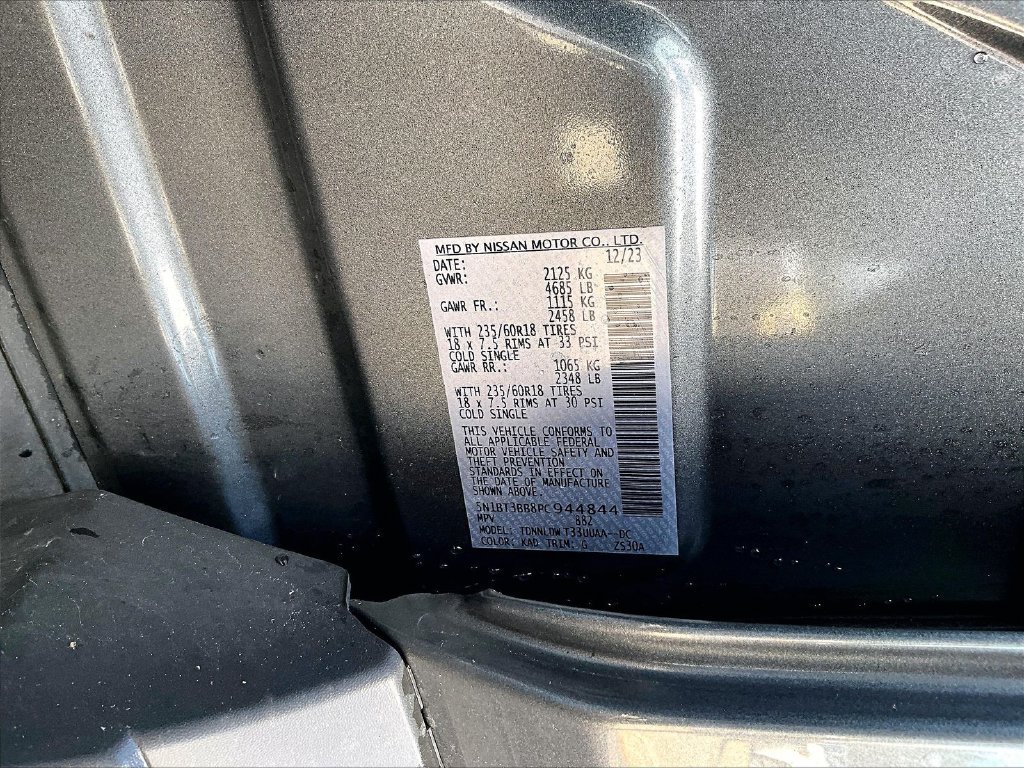 Used 2023 Gray Nissan SV image 28
