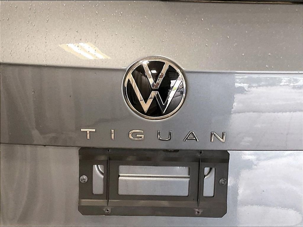 Certified Used 2022 Gray Volkswagen 2.0T SEL R-Line image 29