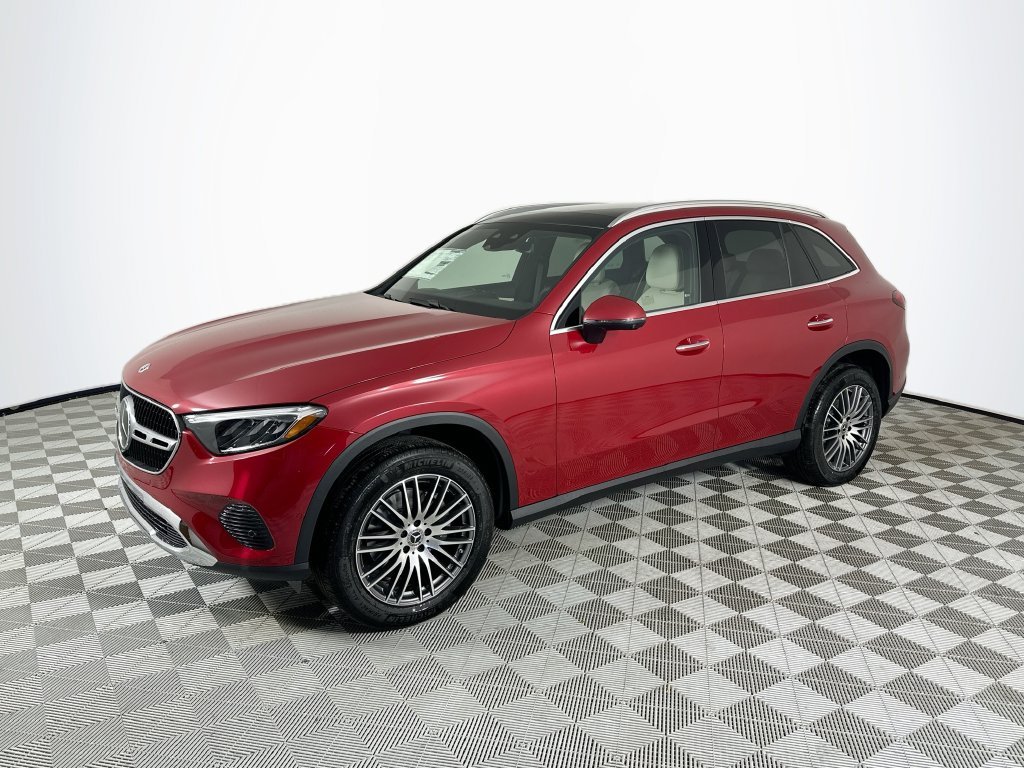 New 2026 MANUFAKTUR Patagonia Red Metallic Mercedes-Benz GLC 300 image 3