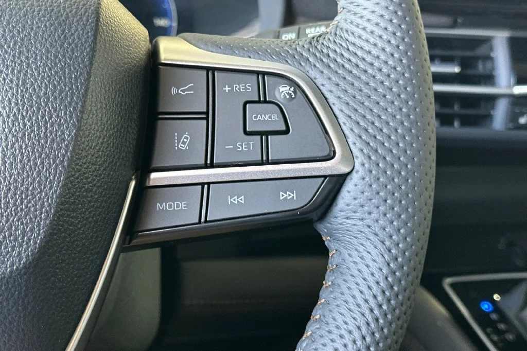 New 2026 Wind Chill Pearl <sup>1</sup> Toyota  Platinum image 28