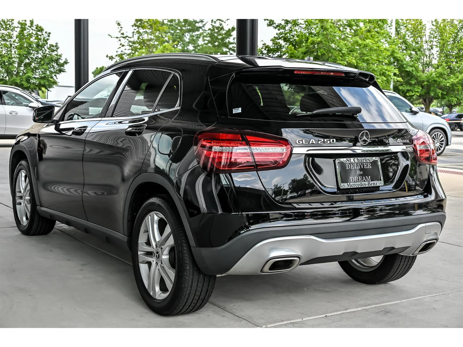 Used 2020 Black Mercedes-Benz GLA 250 4MATIC® image 6