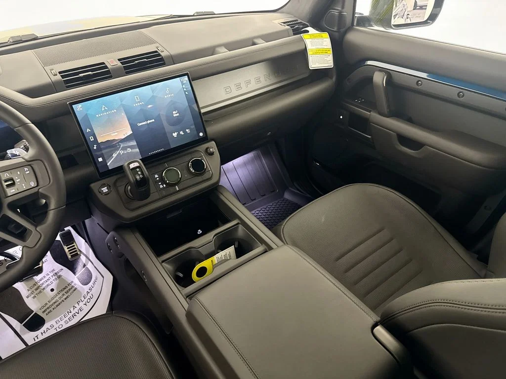 New 2026 Sargasso Blue Land Rover OCTA image 24