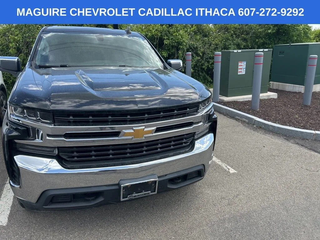 Used 2019 BLACK Chevrolet LT image 1