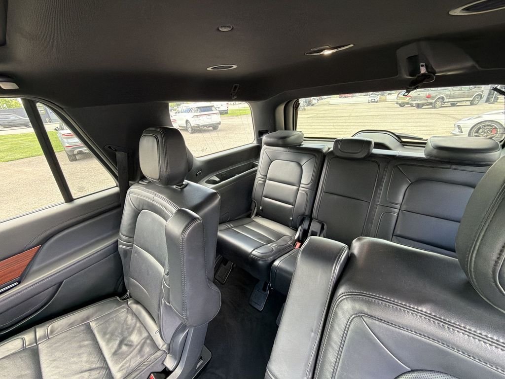 Used 2024 Black Lincoln Reserve image 24