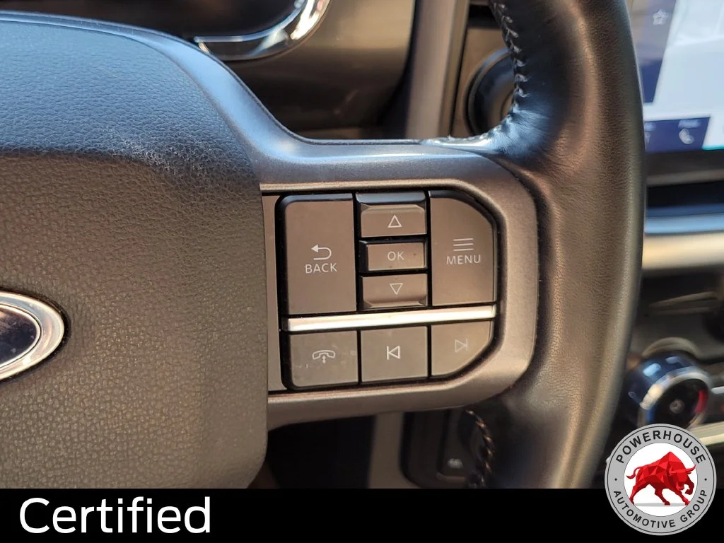 Used 2023 White Ford Lariat image 31