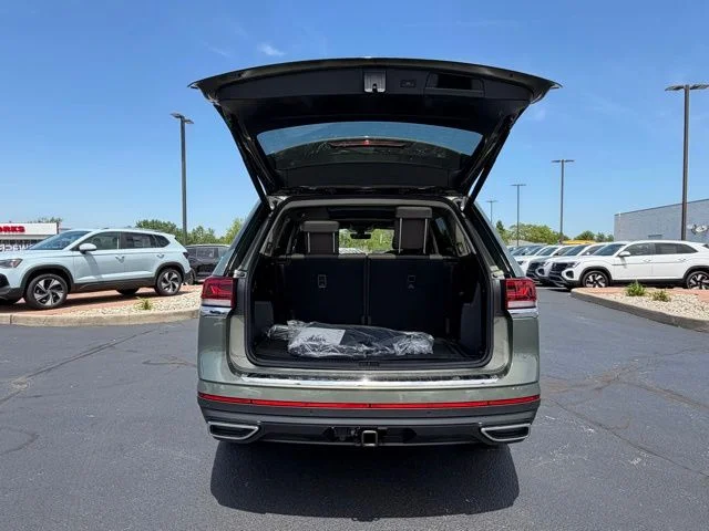 New 2026 Green Volkswagen 2.0T SEL image 3