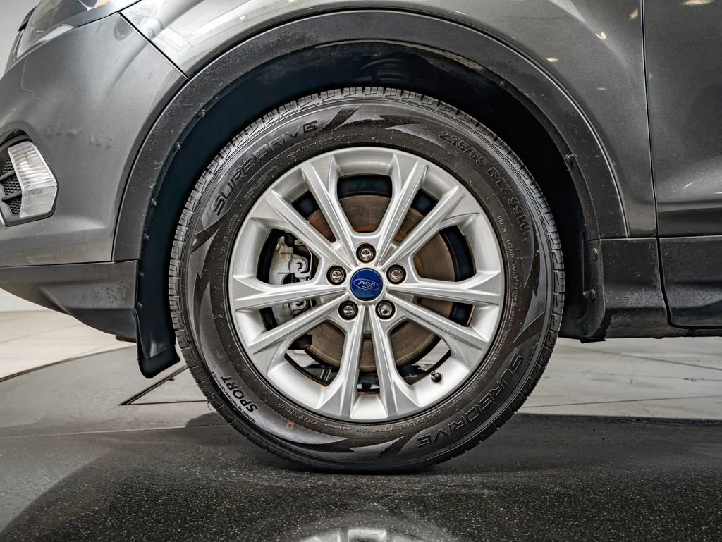 Used 2017 Magnetic Metallic Ford SE image 10