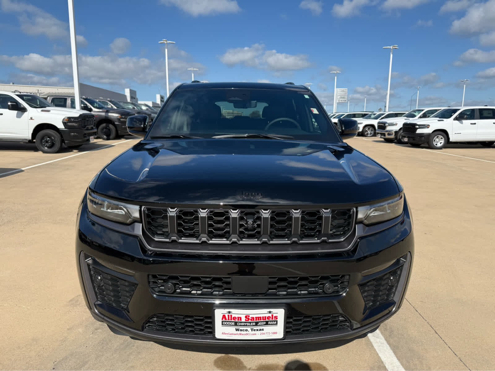 New 2026 Diamond Black Crystal Pearl-Coat Exterior Paint Jeep 85th Anniversary Edition image 3