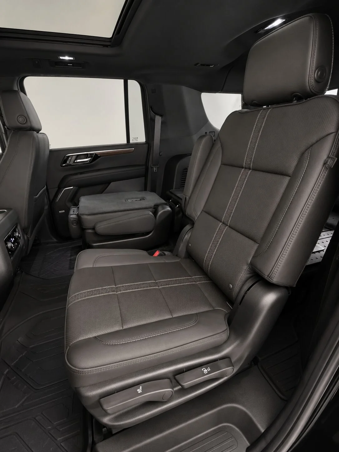 New 2026 Black Chevrolet High Country image 40
