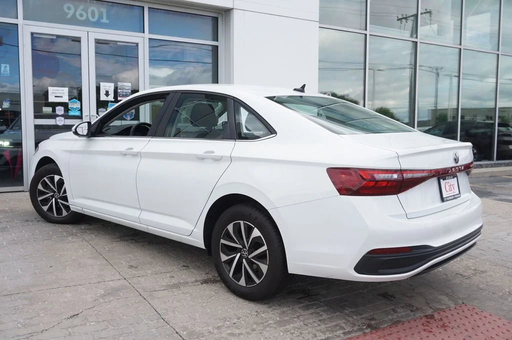 Certified Used 2025 White Volkswagen 1.5T S image 8