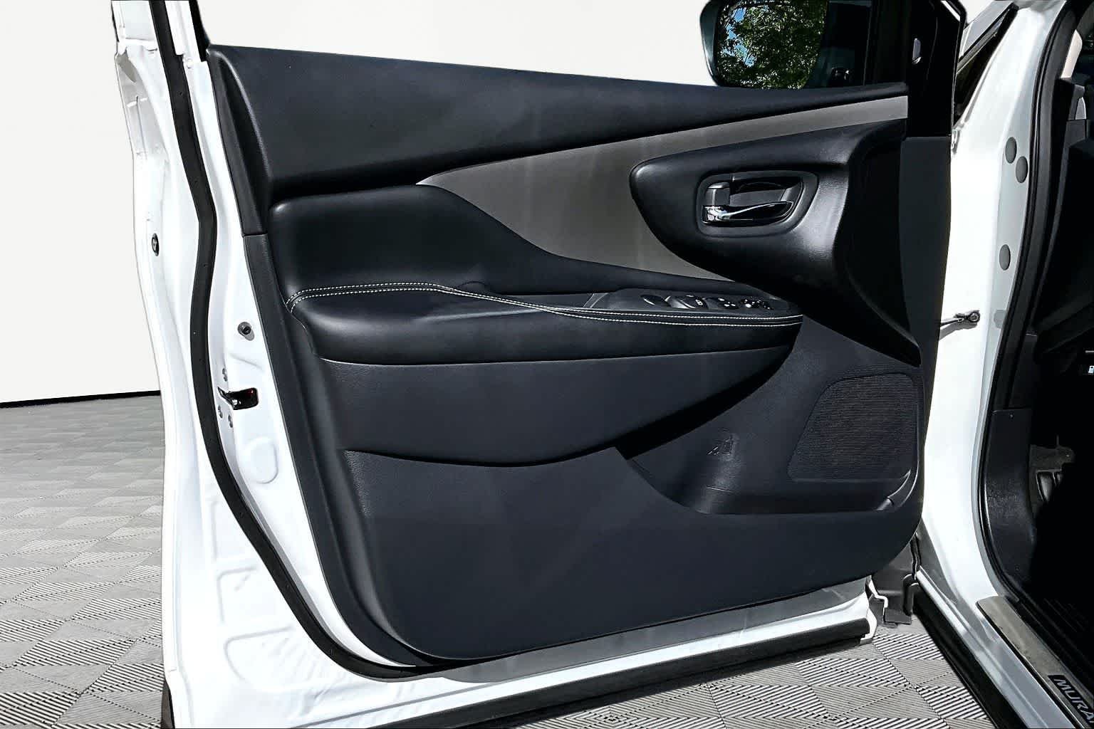 Used 2024 Pearl White Tricoat Nissan SV image 38