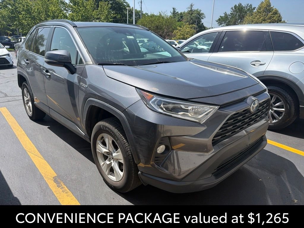 Used 2020 Gray Toyota XLE image 3