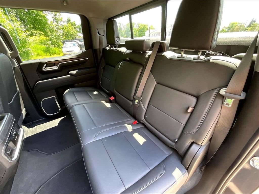 Used 2022 Silver GMC SLT image 23