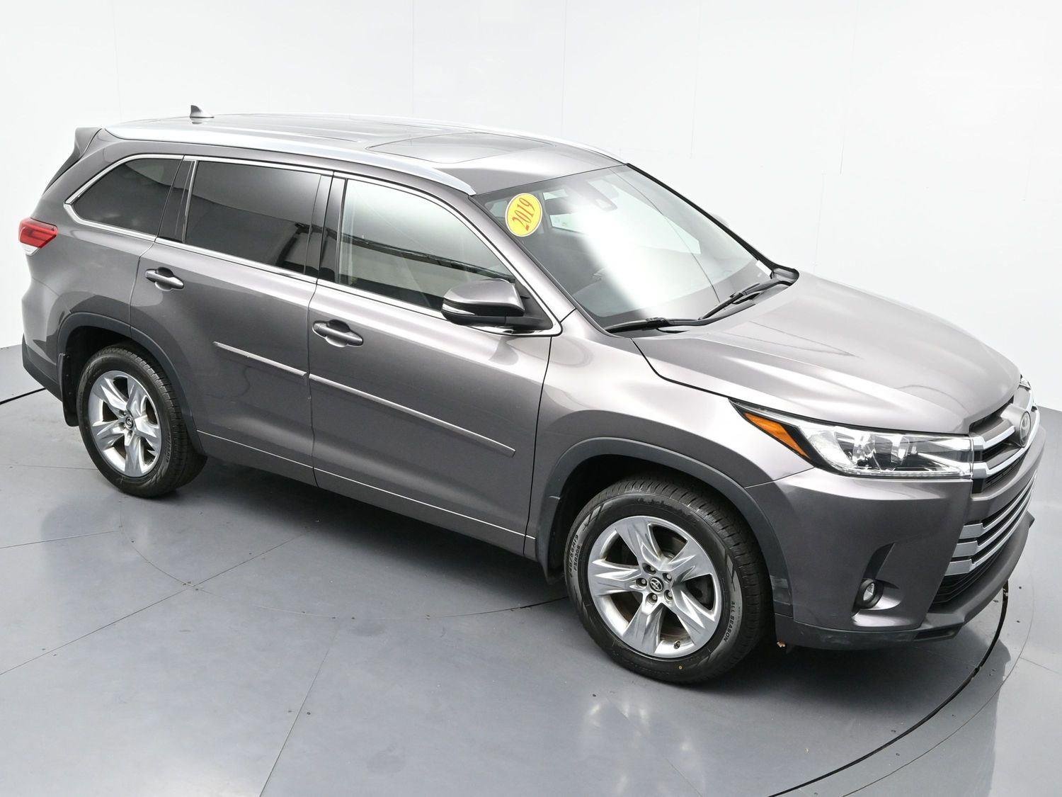 Used 2019 Predawn Gray Mica Toyota Limited image 47