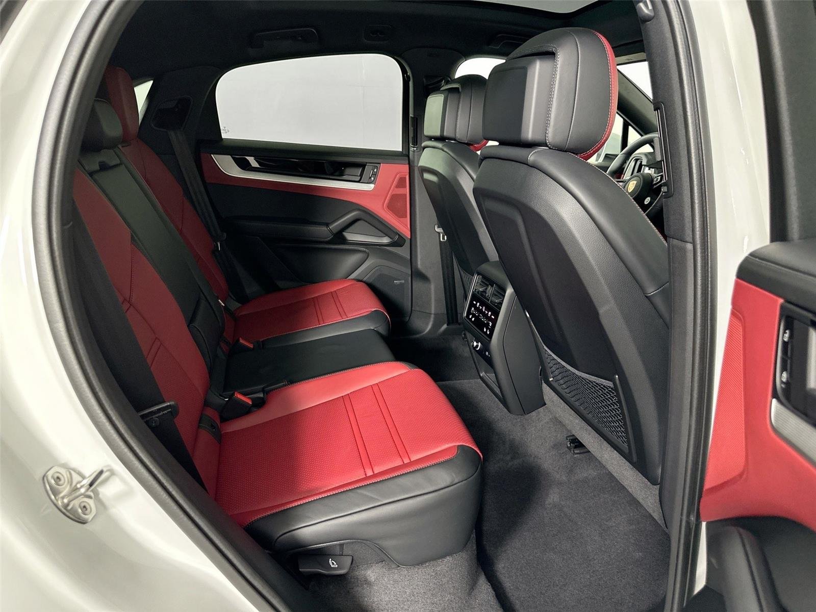 New 2026 White Porsche Cayenne E-Hybrid Coupé image 28