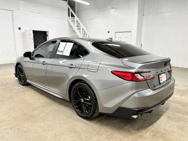 Used 2025  Toyota SE image 5