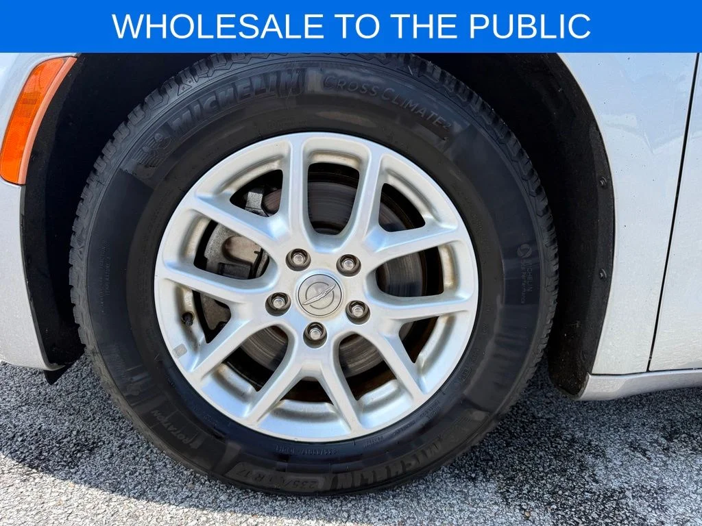 Used 2020 Silver Chrysler Touring L image 22