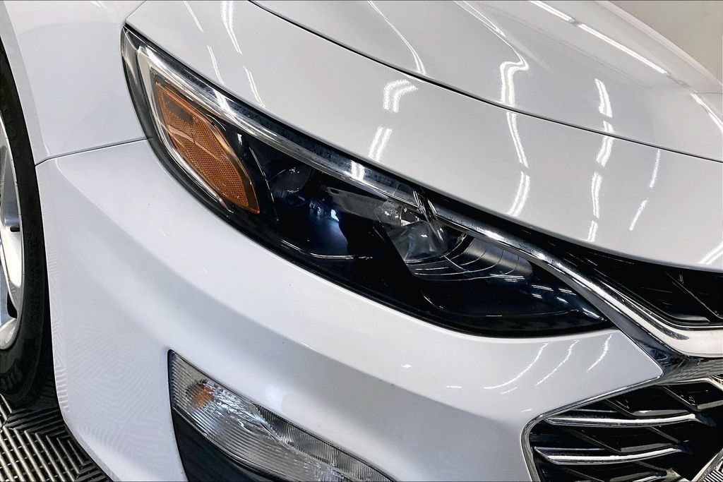 Used 2024 Summit White Chevrolet 1LT image 26