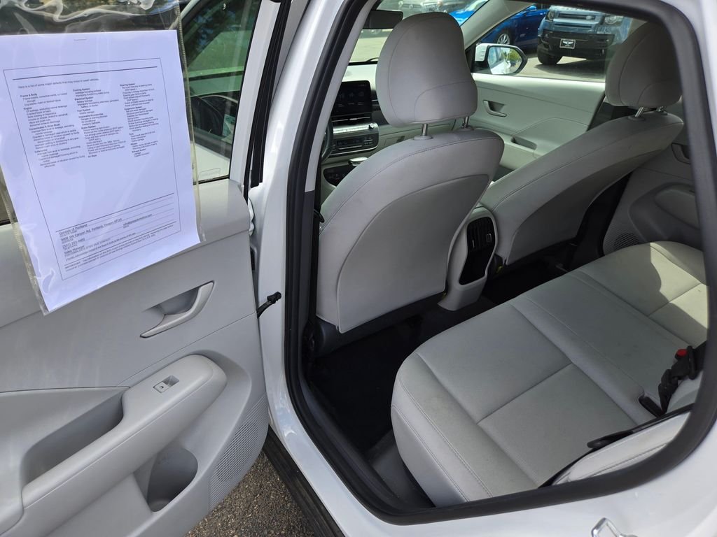 Used 2024 Atlas White Hyundai SEL image 15