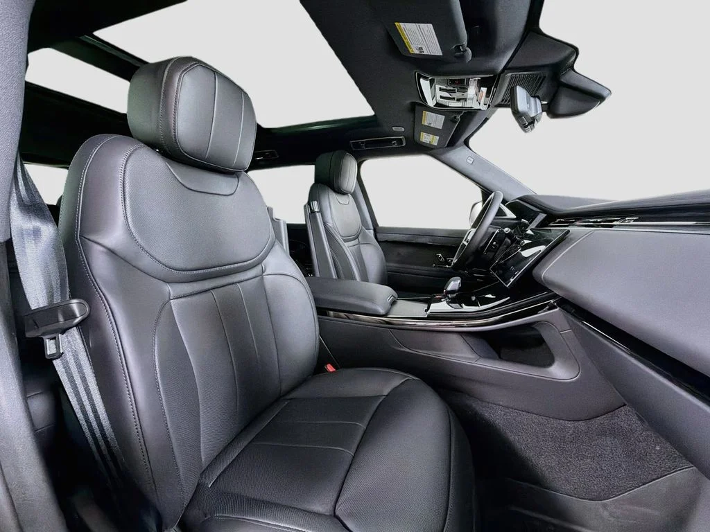 New 2026 Santorini Black Land Rover Dynamic SE image 30