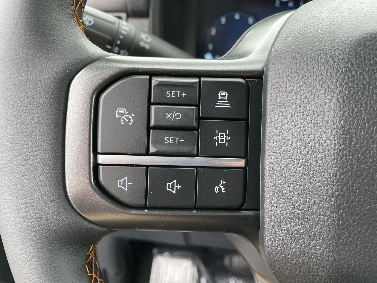 New 2026 Carbonized Gray Metallic Ford Tremor® image 18