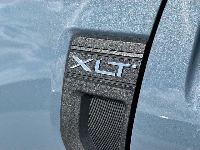 New 2026 Azure Gray Metallic Ford XLT image 17
