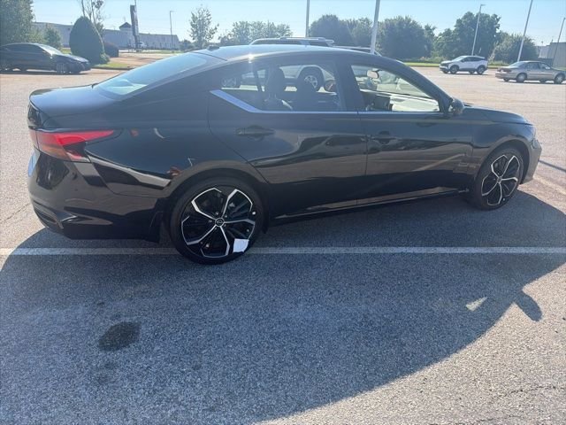 Certified Used 2025 Black Nissan 2.5 SR image 13