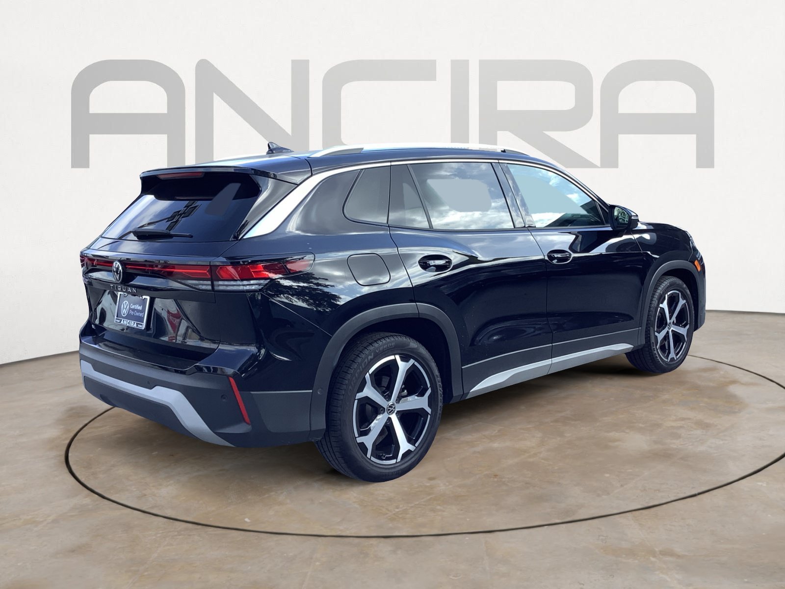 New 2026 Deep Black Pearl Volkswagen SE image 8