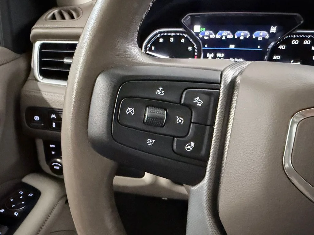 Used 2021 White Frost GMC Denali image 32