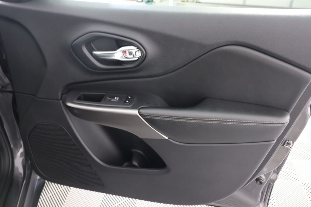 Used 2021 Gray Jeep Limited image 29