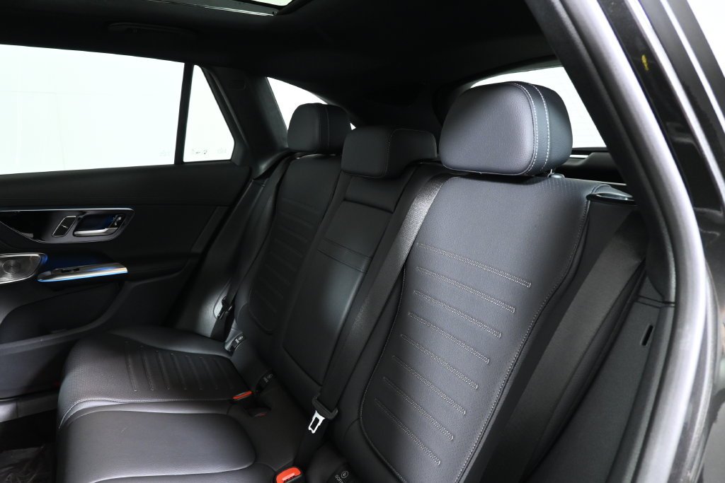 2026 Mercedes-Benz GLC Base - Photo 4