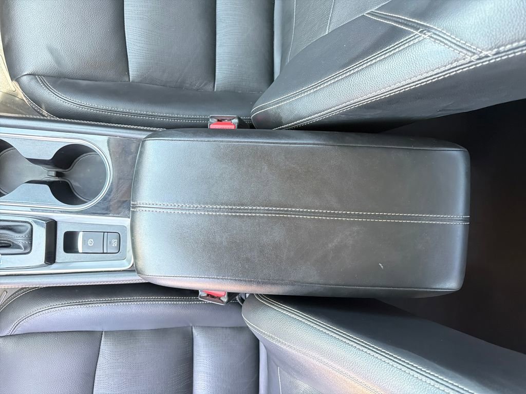 Used 2020 Gray Nissan Platinum FWD image 28