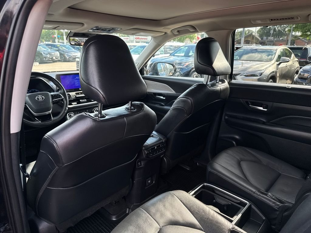Used 2024 Black Toyota Platinum image 41