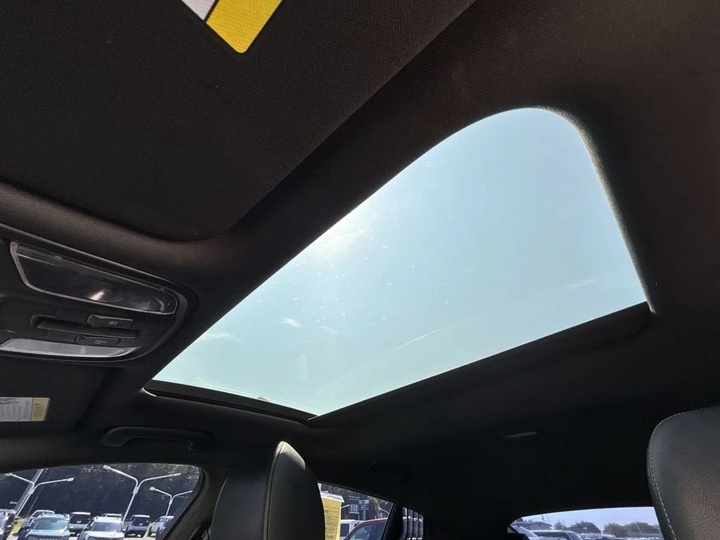 Used 2021 White Kia GT1 image 16