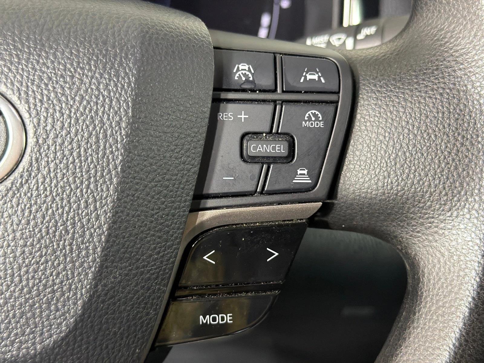 Used 2025 Ice Cap Toyota LE image 25