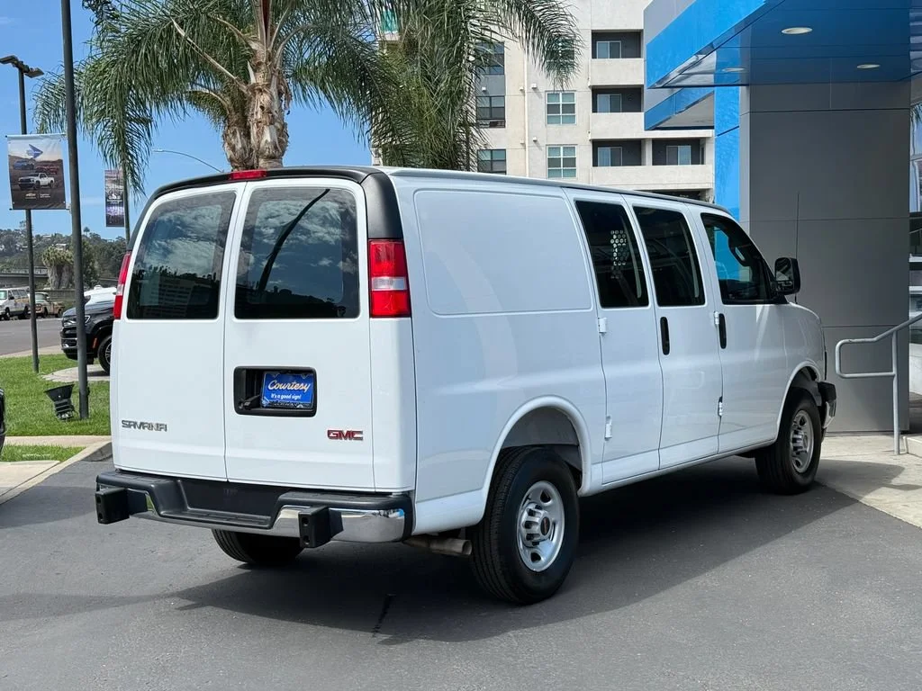 Used 2025 Summit White GMC Work Van image 9