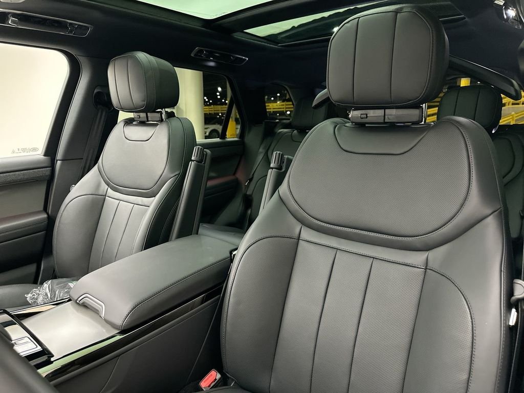 New 2026 Fuji White Land Rover SE image 10