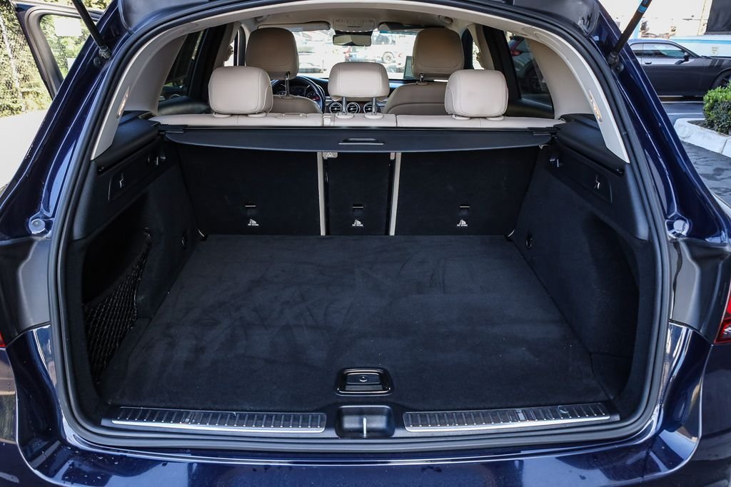 Used 2022 Starling Blue Metallic Mercedes-Benz GLC 300 image 25