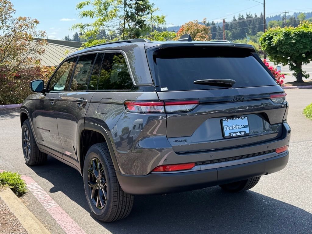 New 2026 Baltic Gray Metallic Clearcoat Jeep Altitude image 5