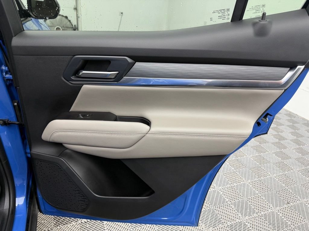Used 2025 Blue GMC Elevation image 38