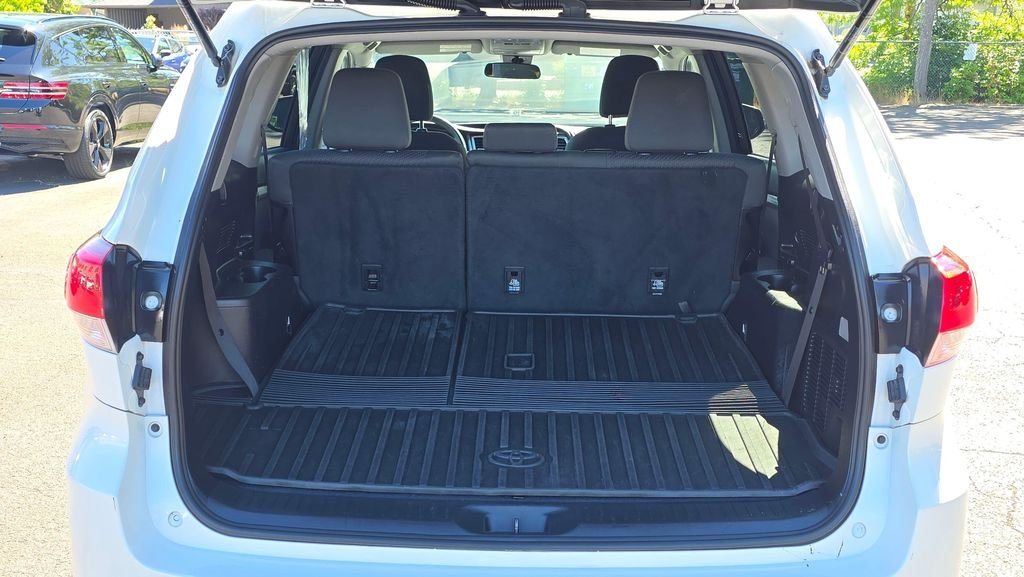 Used 2019 Blizzard Pearl Toyota LE image 14