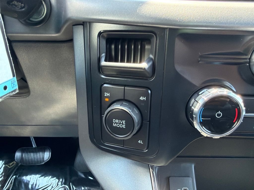 New 2026 Oxford White Ford XLT image 33