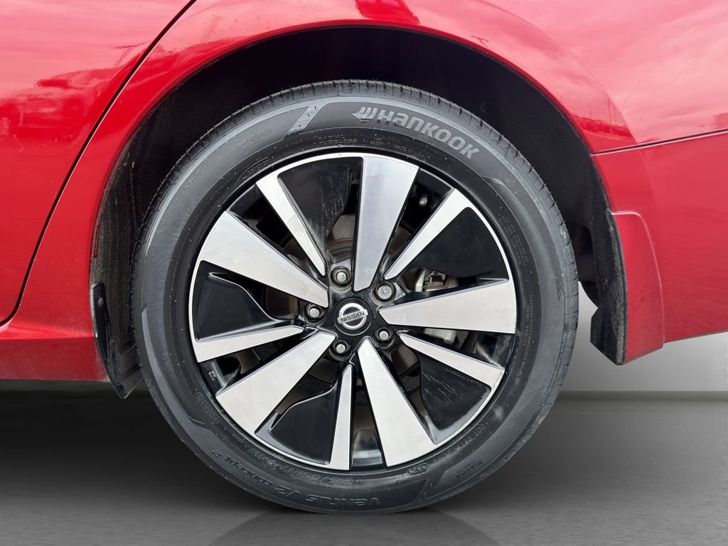 Used 2021 Red Nissan 2.5 SV image 23
