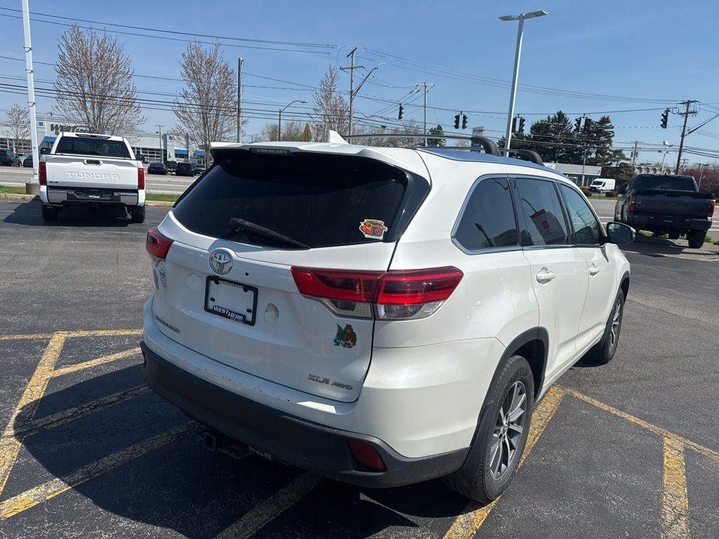 Used 2018 Blizzard Pearl Toyota XLE image 8