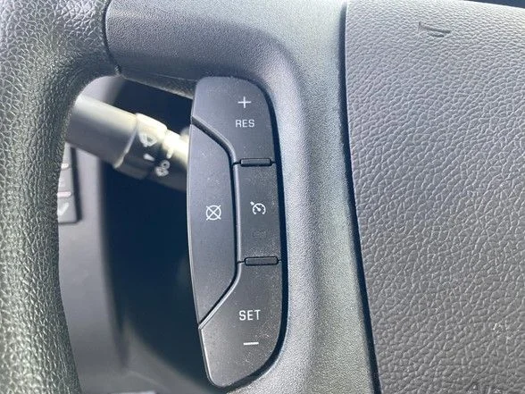 Used 2024 White GMC Work Van image 17