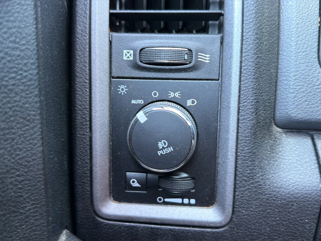 Used 2018 Gray Ram Express image 13