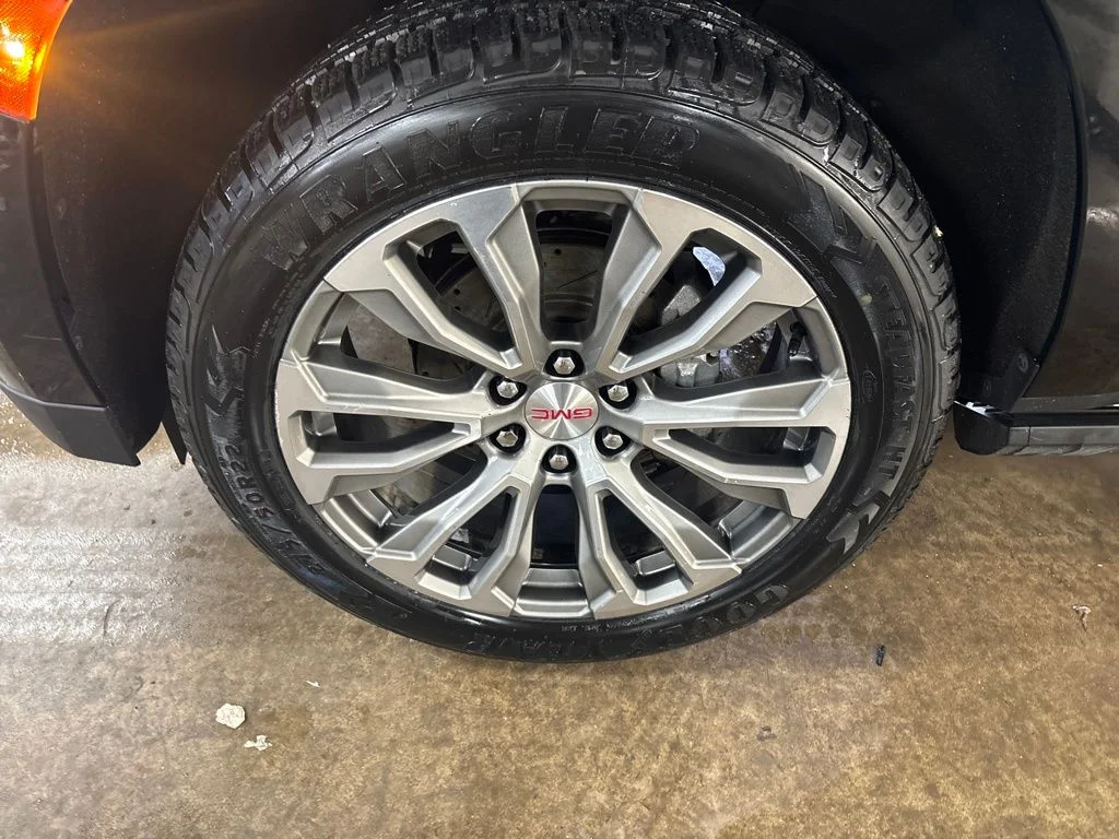 Used 2021 Black GMC Denali image 11